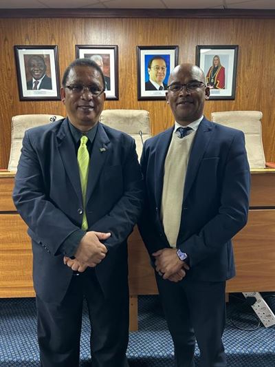 Meyer skets blink toekoms vir plaaslike ekonomie