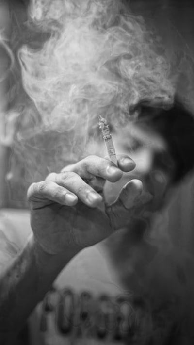 Antibodies from Covid vaccine decrease faster in smokers, study reveals