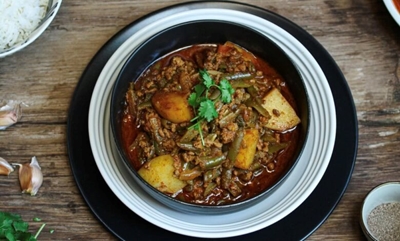 What’s for dinner? Mince, green beans and potato curry