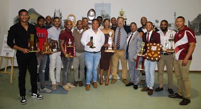 Bridgton-rugbyklub vereer sy spelers