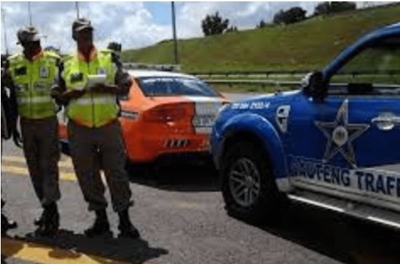 Gauteng Traffic Police launch investigation into trolley ‘hitchhiking’ video