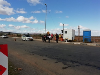 Pad tussen Oudtshoorn en De Rust gesluit