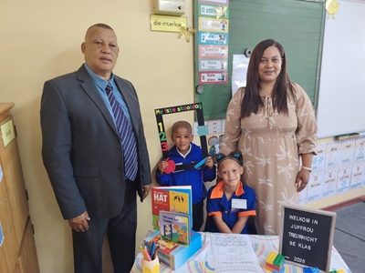 Omgee staan sentraal by New Dawn Park Primêr