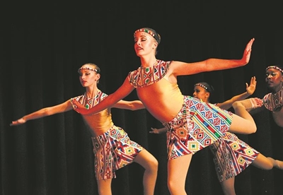 Ballet exhibition charms audience