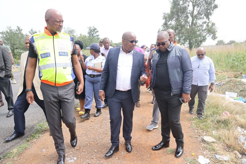 Lesufi, Chiloane visit scene after Vanderbijlpark scholar transport crash claims kills 11 pupils