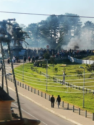 Protests paralyse Plett again