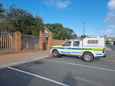 Beweerde inbreker binne Groot Brak-gebou betrap