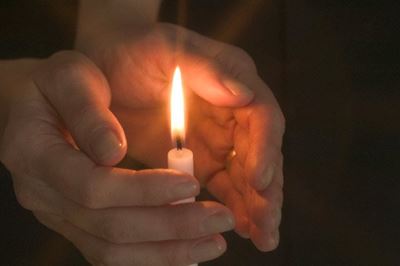  Candlelight ceremony for nurses who lost lives in Covid-19 outbreak