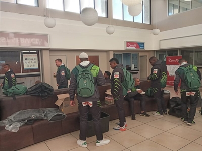 Everest wag vir Arende