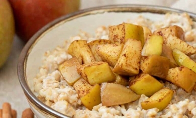 Start your day with apple cinnamon oats with chia seeds and honey