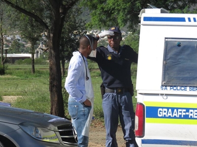 Alleged illegal immigrants in police custody 