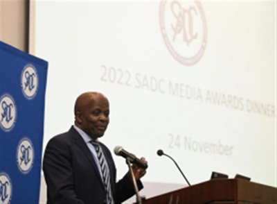 Government committed to building constructive relationship with media