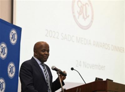 Government committed to building constructive relationship with media