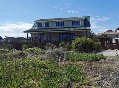 Visitor attacked by panga-wielding intruder
