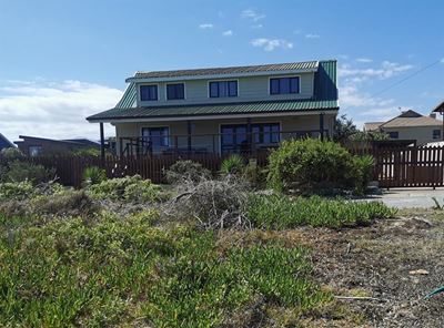 Visitor attacked by panga-wielding intruder