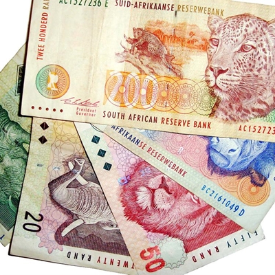 R8 000 vir erf-skoonmaak