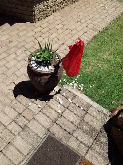 'Deranged' man breaks into home