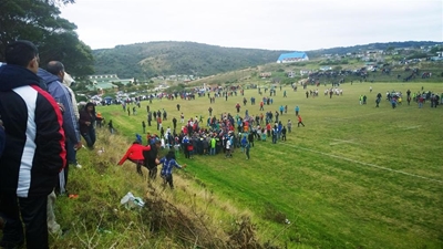 Skeidsregters staak ná rugbymoles