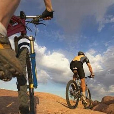 Al-2-Hez-bergfietsren weer 'n sukses