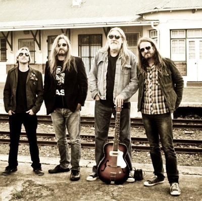 Benefit concert for surfer kids