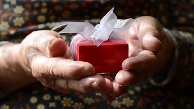 Brighten up Christmas for our seniors