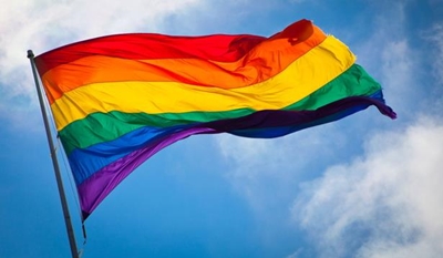 Klag oor gay-opmerkings word ondersoek