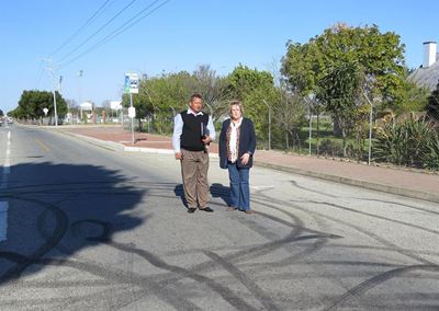 Straatrenne onwettig en gevaarlik