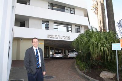 Specialists need proximity to hospital