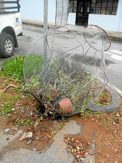 Plaaslike besigheid word gevandaliseer
