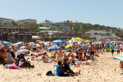 Plett Rage gives to charity