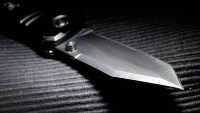 2 German couples robbed at knifepoint