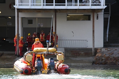 Surfer rescues German from rip currents