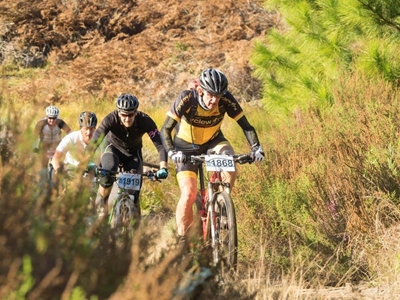 Thousands of riders in Cycle Tour