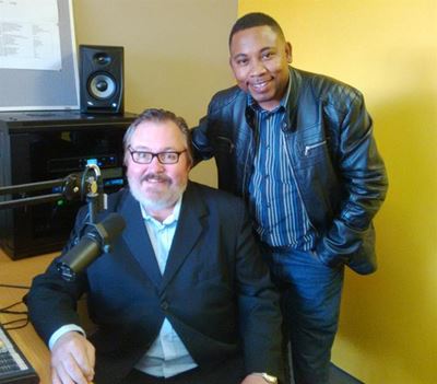 Radio-omroeper groet EDENfm
