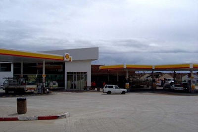 Kopsere met parkering by Voorbaai-vulstasie