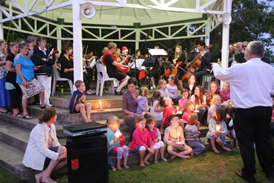 Carols by candlelight in botanical garden