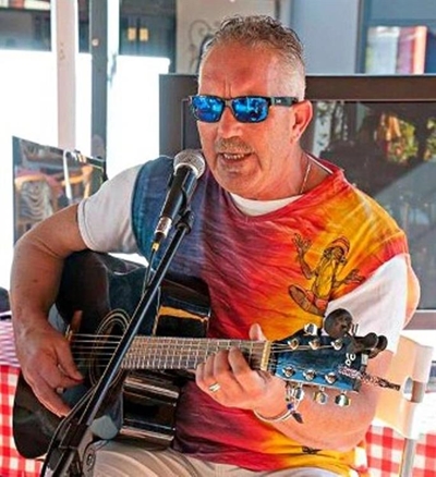 Knysna musician shines at global awards