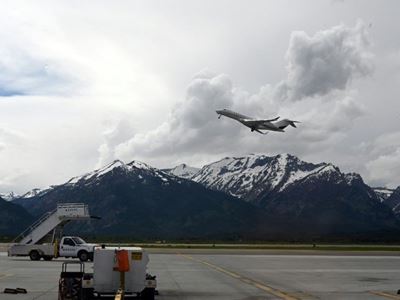 Wealthy flock to private jets as pandemic spreads and airlines tank