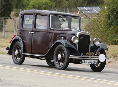 Veteraanmotors rol verby Riversdal