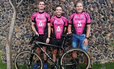 Fietsryers op pad van Witbank na Mosselbaai