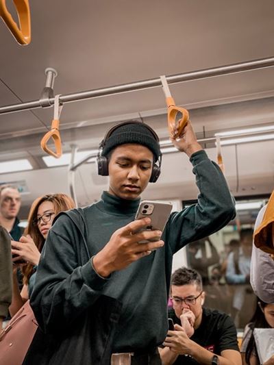  Unlocking a network-locked smartphone