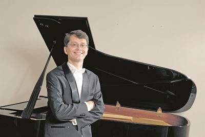 Pianist Pieter Jacobs performs Schumann and Brahms