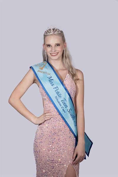 Young local lass shines on catwalk