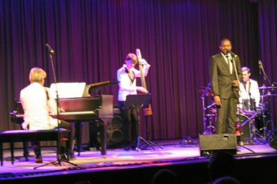 Trio bied puik musiek en humor