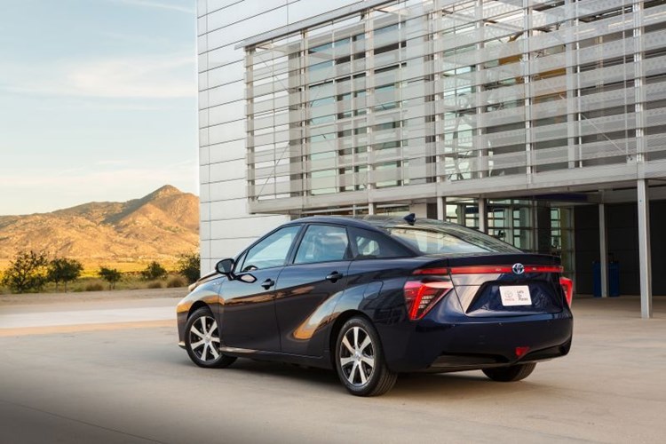 autodealer_1126_3.jpg