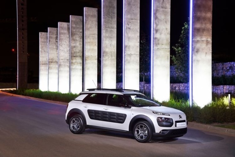 autodealer_1434_2.jpg