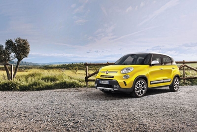 Maxi Fiat 500L has some dirt cred