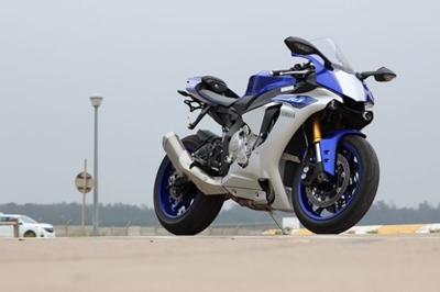 A ride apart – the 2015 Yamaha R1