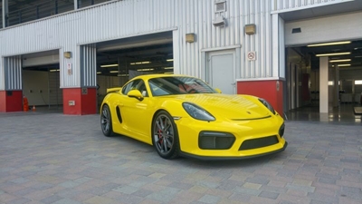 Porsche Sport Driving Academy sharpens skills