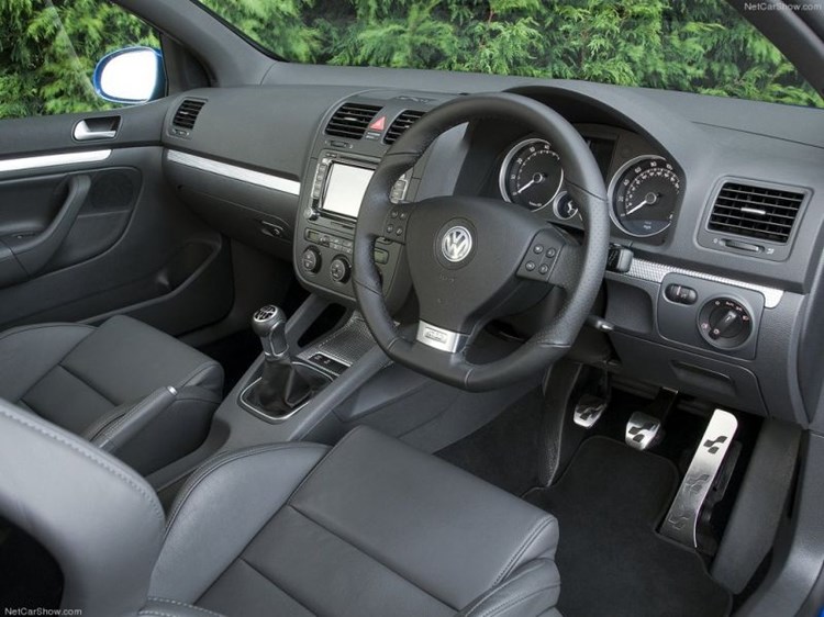 autodealer_2071_3.jpg